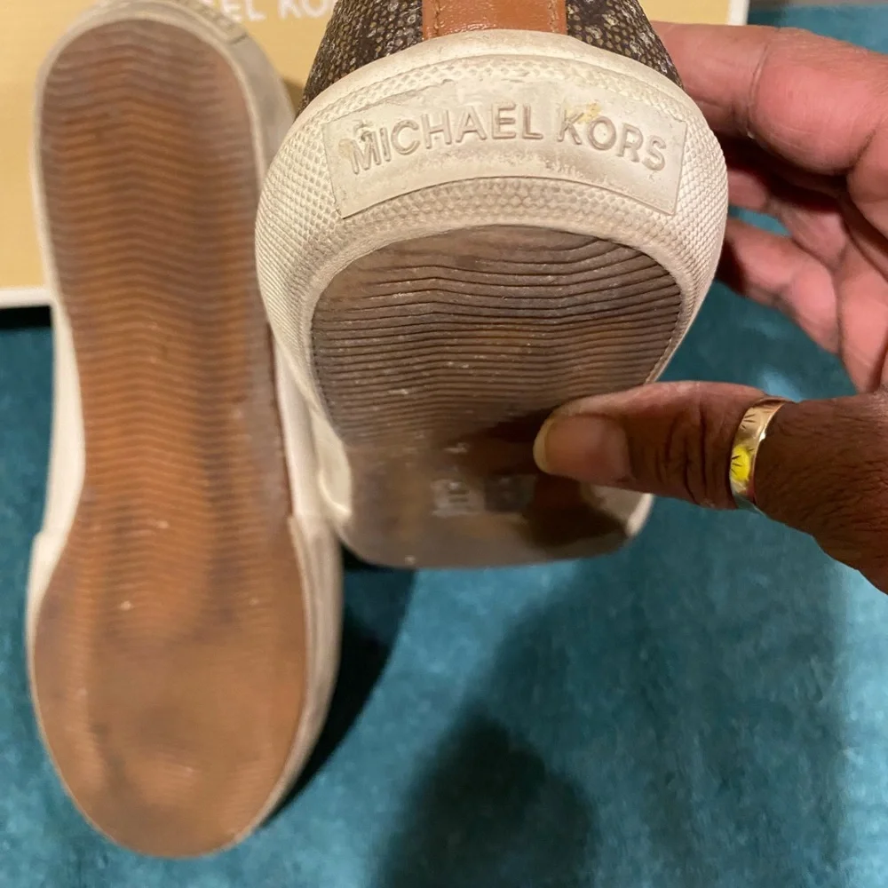 MK Shoes - Picture 8 of 10